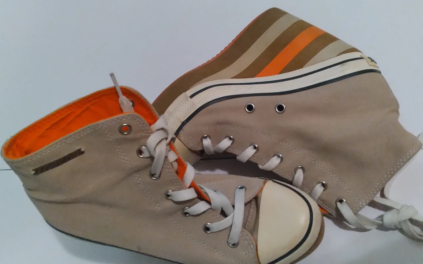 Goldluxe Beige High-Top Wedge Sneakers
