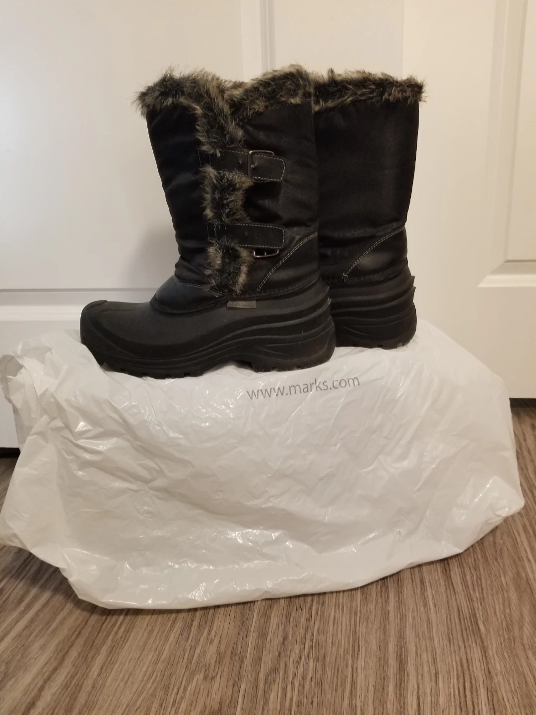Ladies Winter Boots Size 9