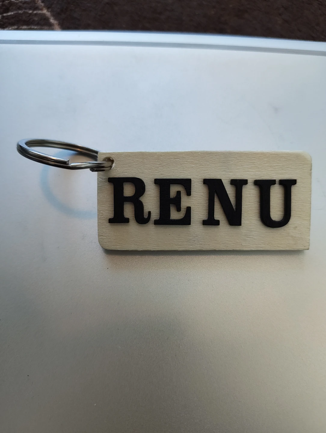 Customised wooden keychain - photo 3