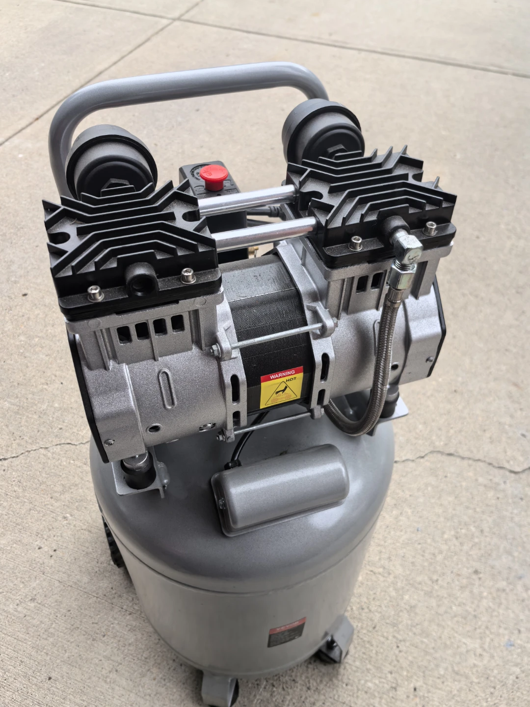 VEVOR 13 Gallon Low Noise Oil-Free Air Compressor - photo 2