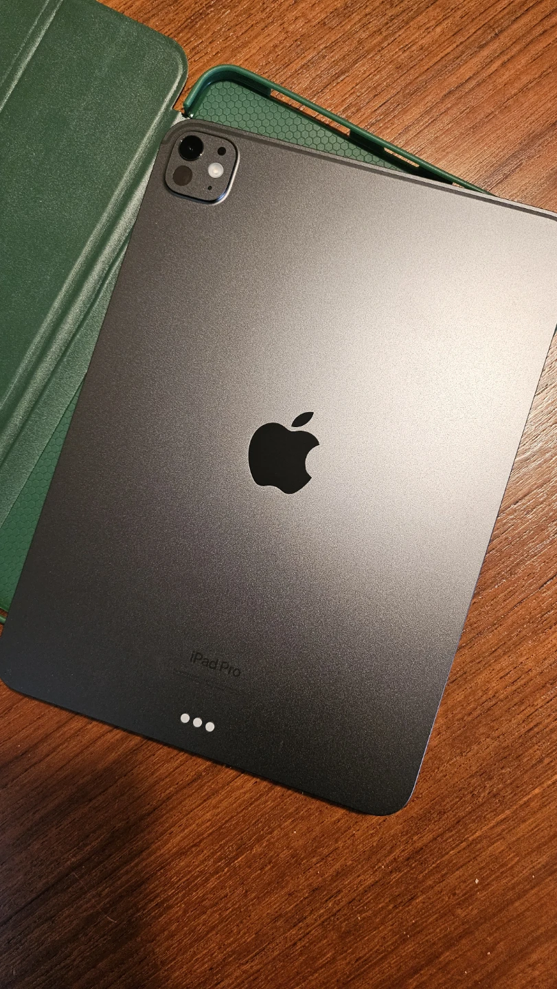 Apple iPad Pro 11-inch (M4) with Green Cover