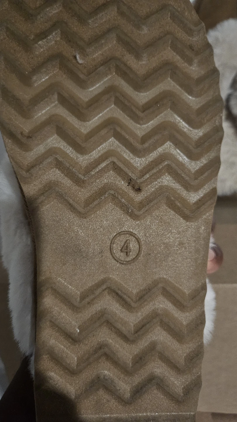 Tan Faux Fur Lined Slippers Size 4 - photo 3