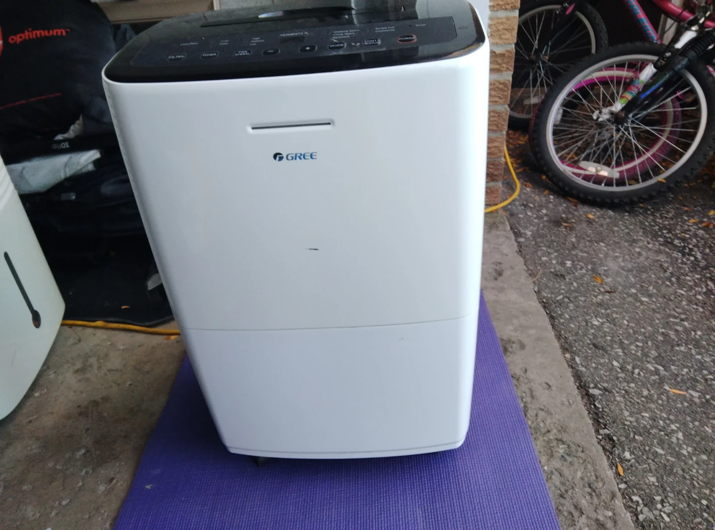 Gree 70-Pint Dehumidifier - photo 4