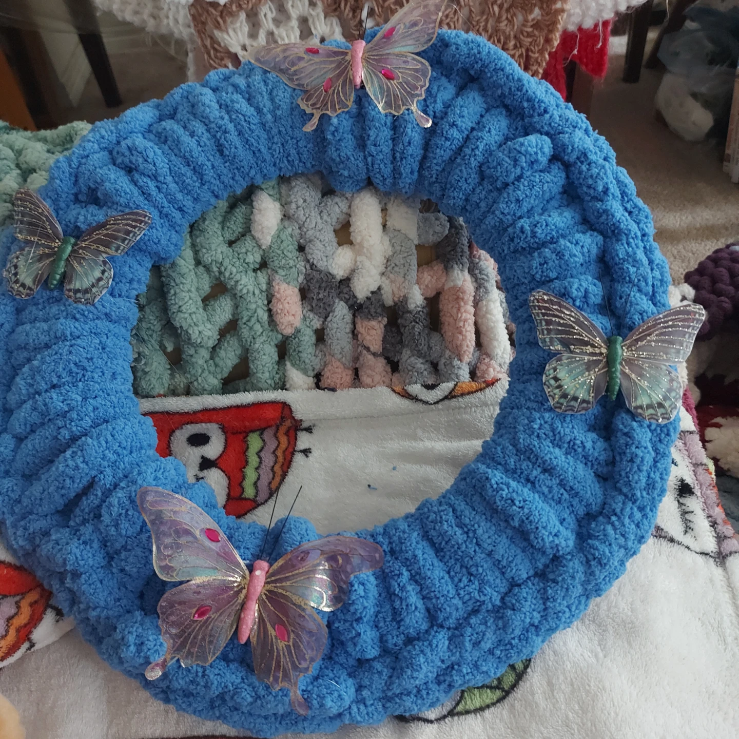 Handmade Blue Chunky Yarn Butterfly Wreath - photo 3