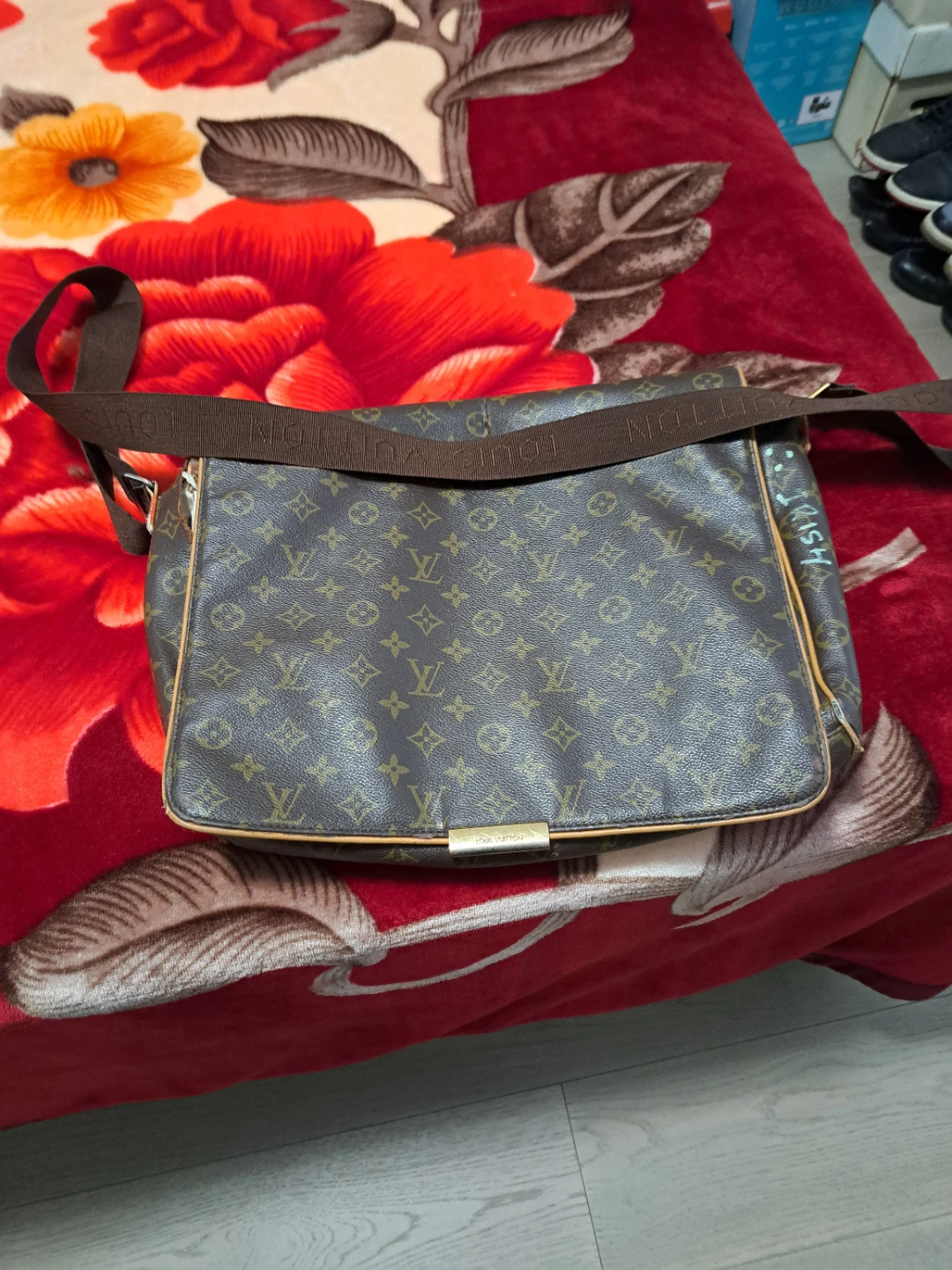 Louis Vuitton Monogram Messenger Bag