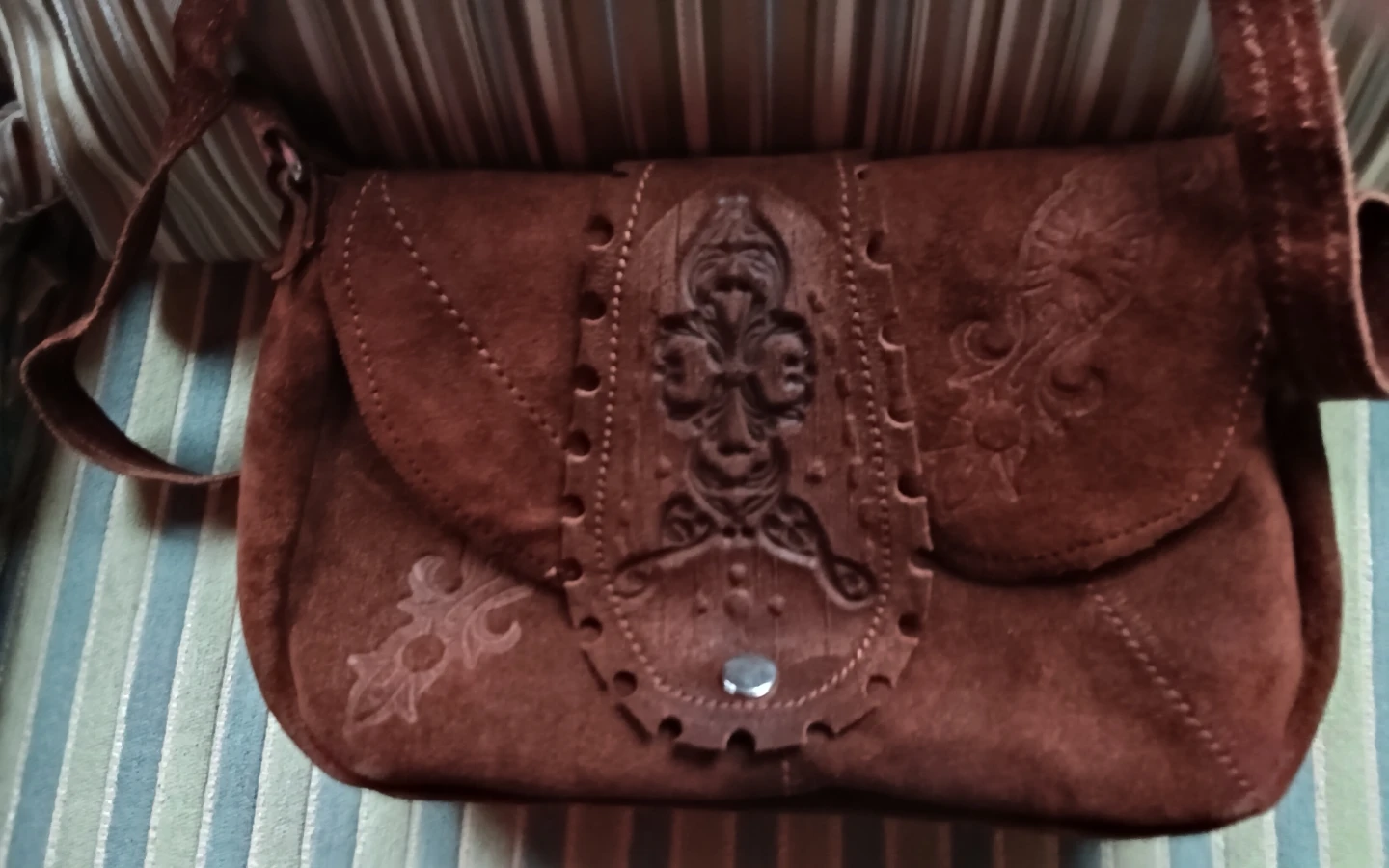 Vintage Boho Western Tooled Brown Suede Crossbody - photo 2
