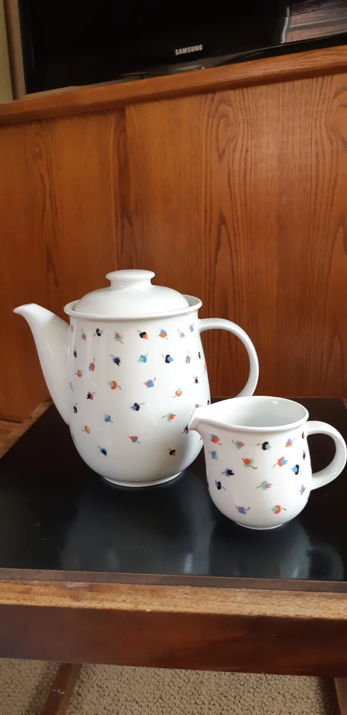 Arzberg Porcelain Teapot and Creamer Set