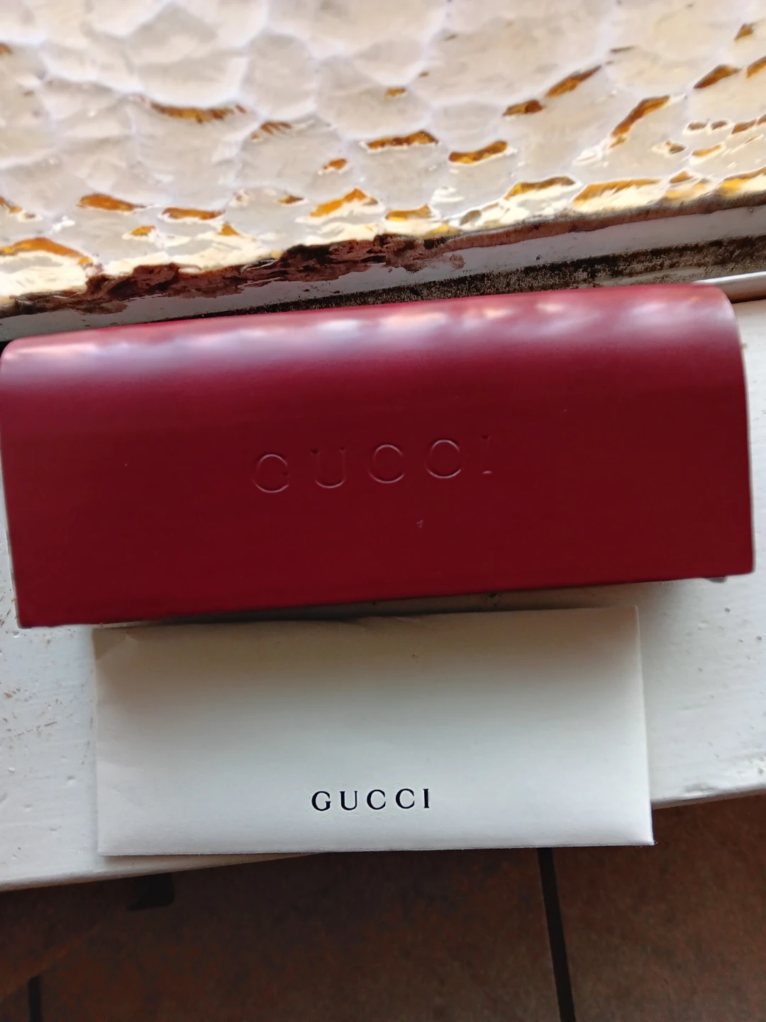 Bundle Deal: Apple mac book 61 W charging block & Gucci case - photo 3