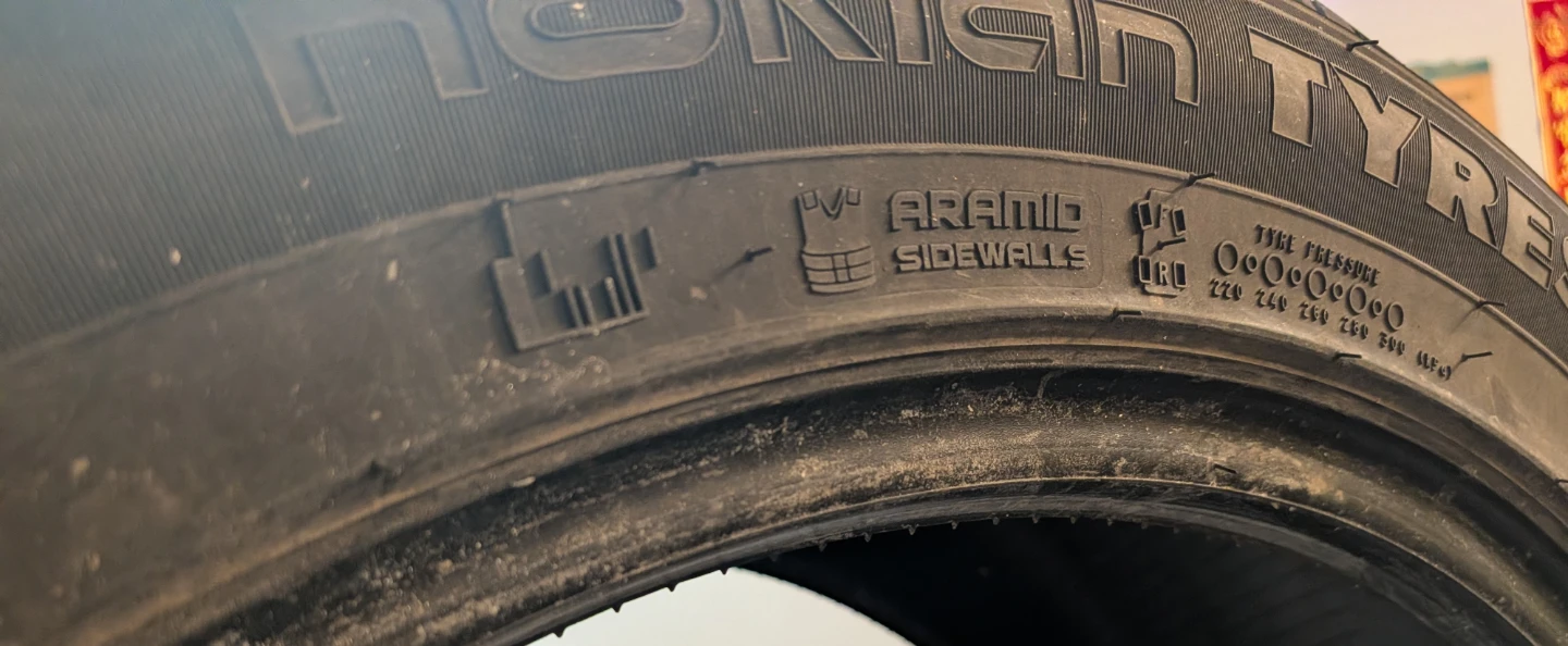 4 Nokian Hakkapeliitta Winter Tires 255/45R20 - photo 4