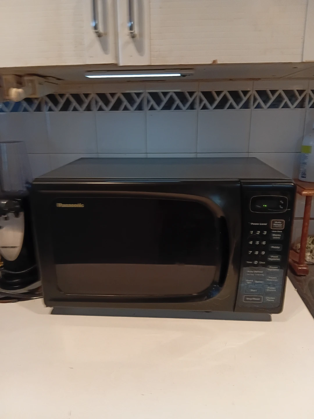 Panasonic Compact Black Microwave Oven READ DESCRIPTION ON SIZE