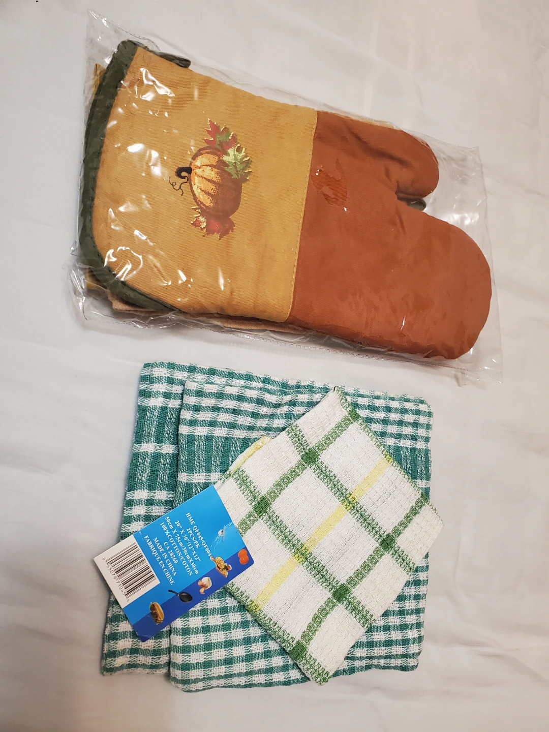 Fall-themed kitchen linen set