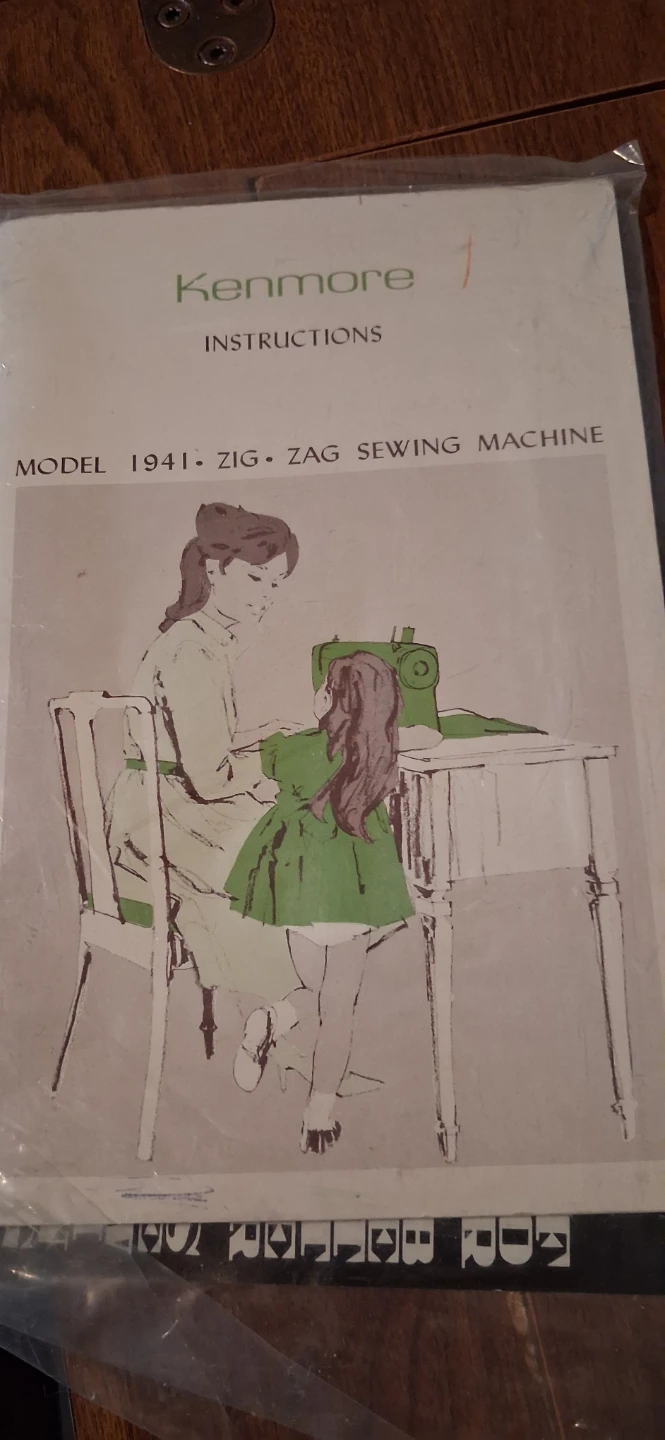 Kenmore Model 1941 Sewing Machine with Cabinet - photo 5