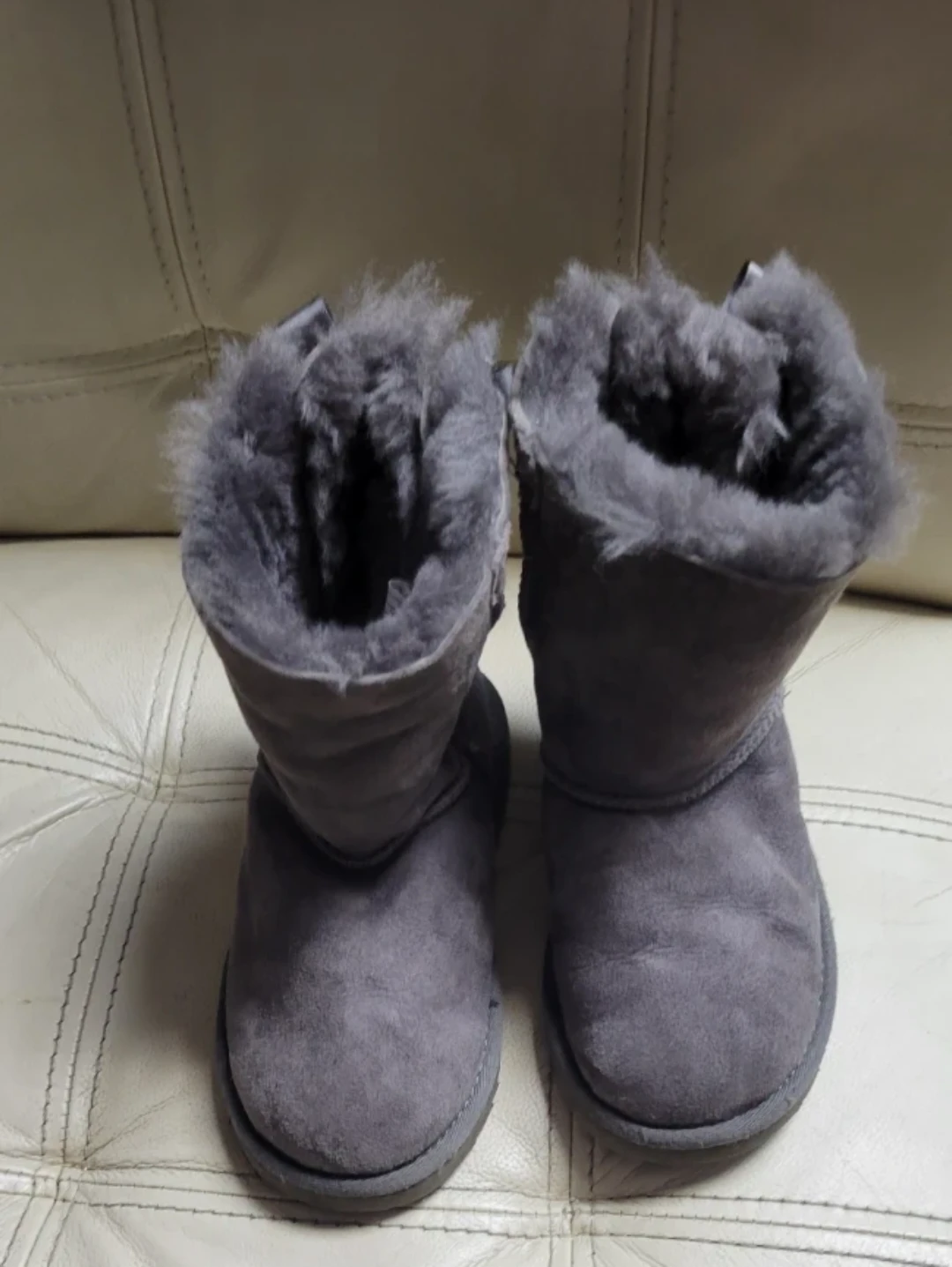 UGG Grey Bailey  bow  Boots sz 11