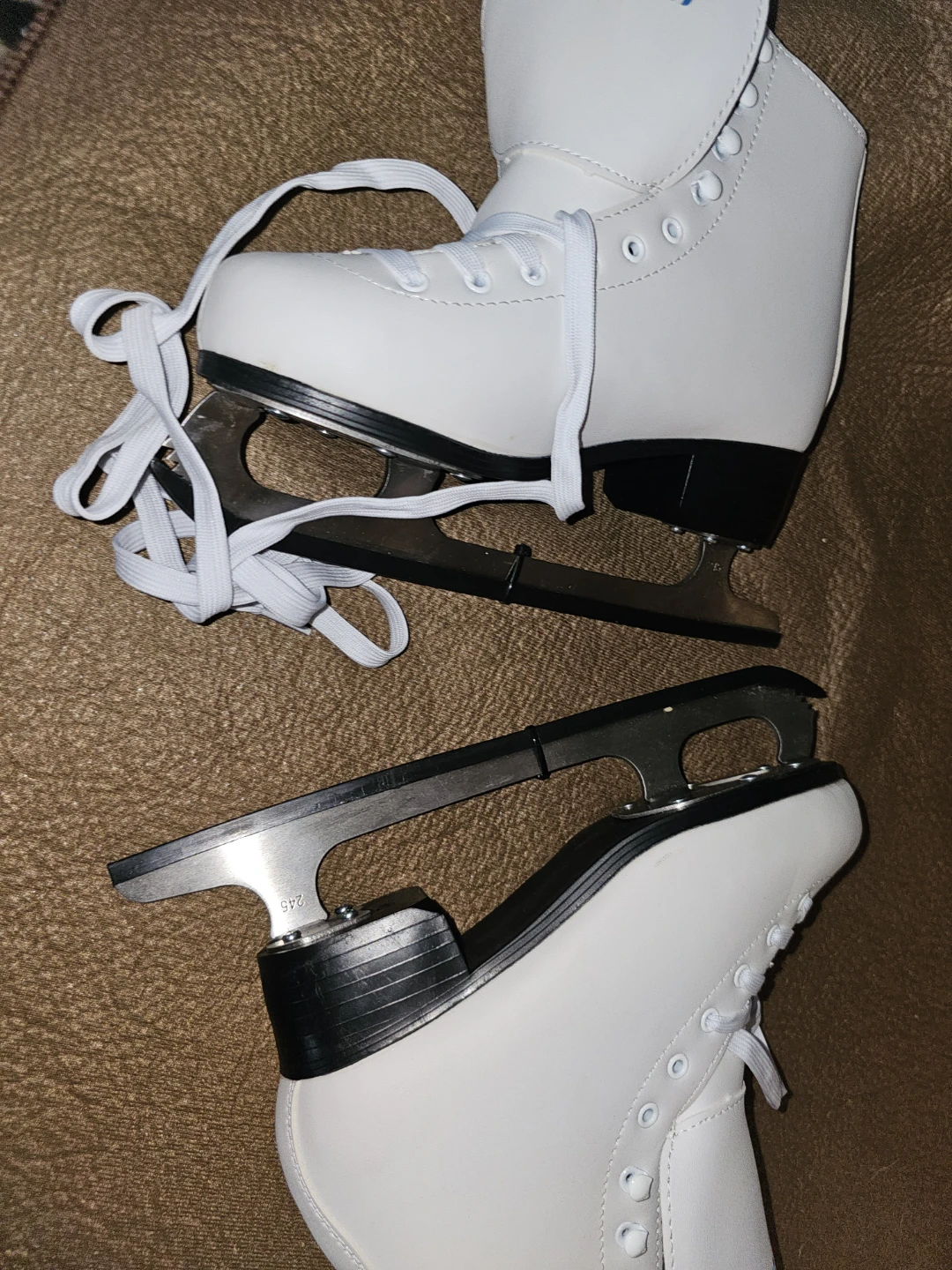 Brand New Vic Hockey Figure Skates - Women’s Size 6 - photo 2