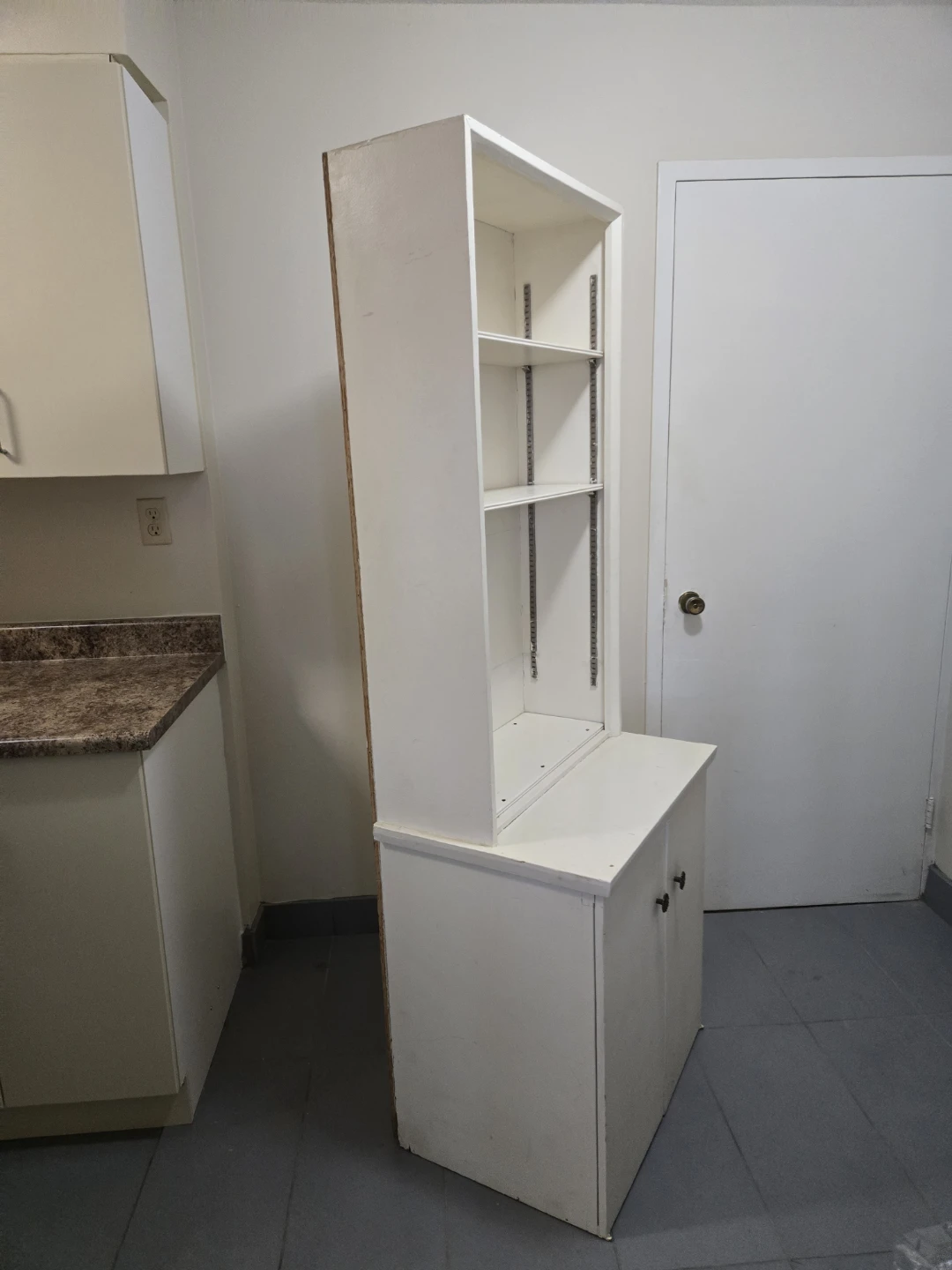 White hutch with lower storage cabinets - photo 3