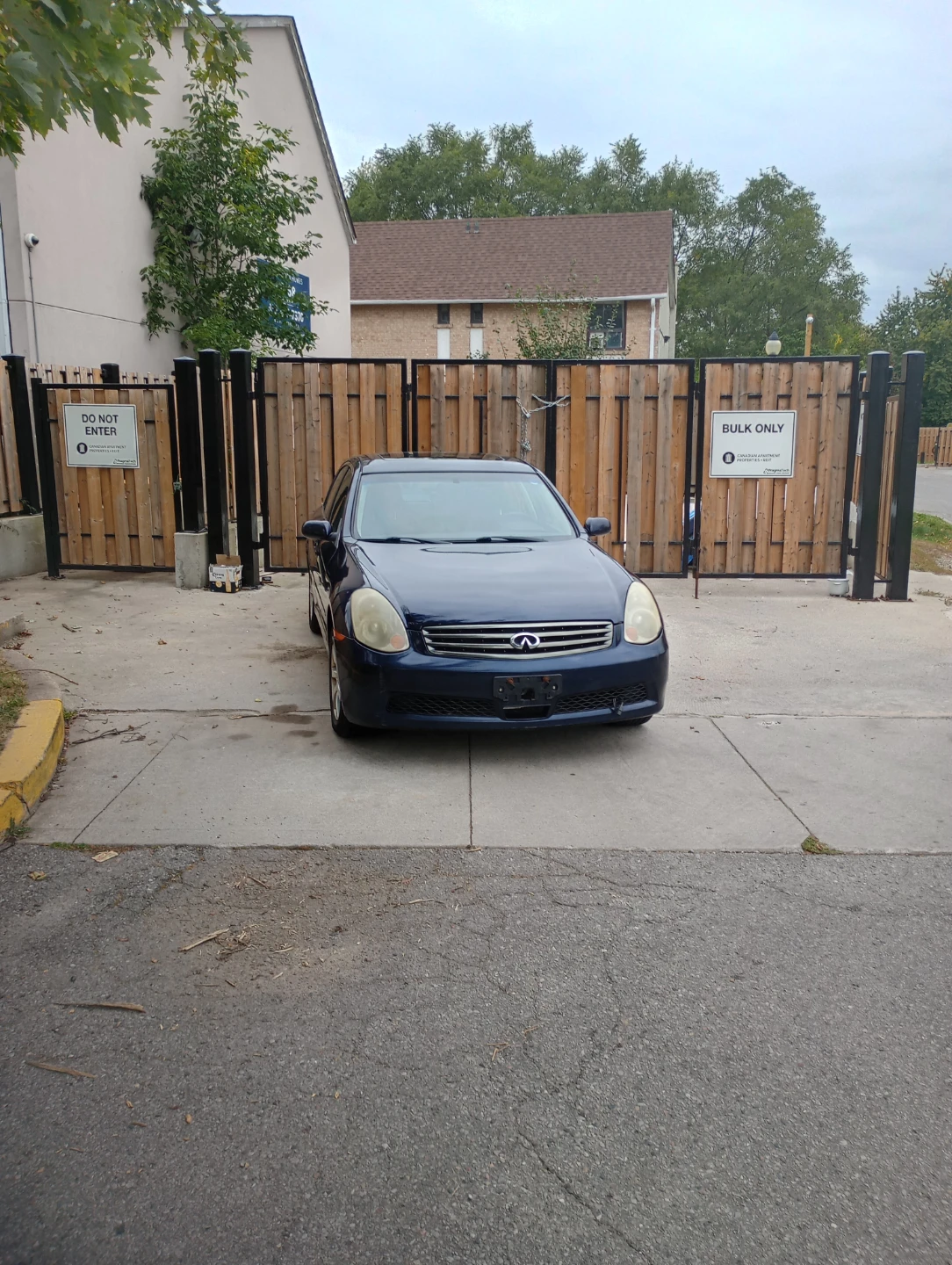 Infiniti G35x Sedan ( sell for parts only)