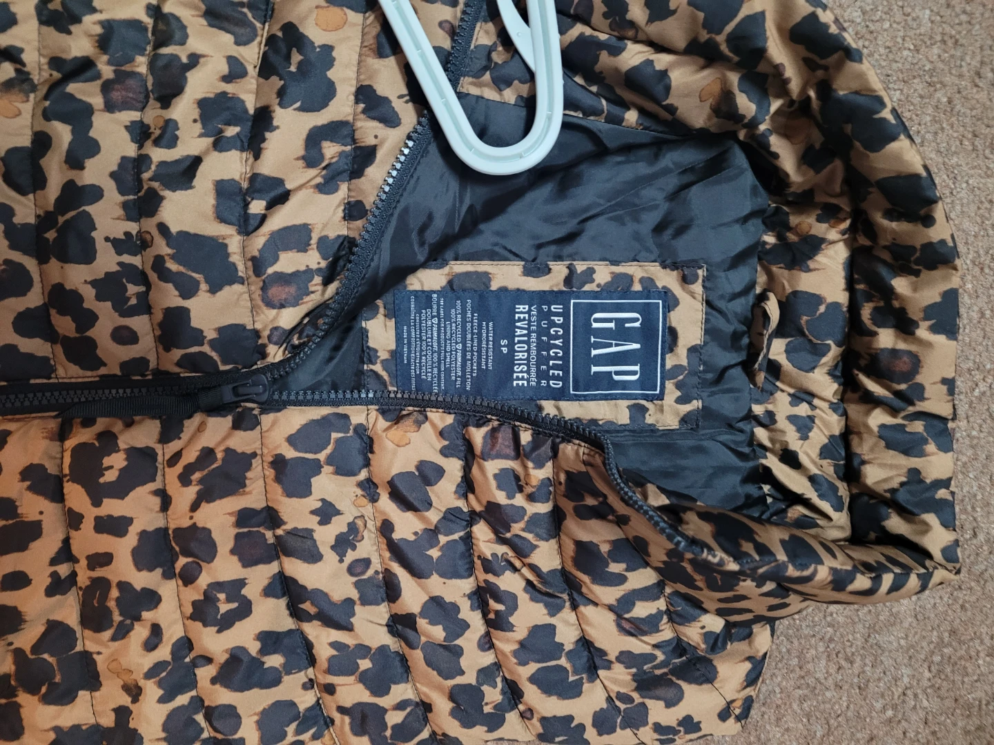 Gap Upcycled Leopard Print Puffer Vest - photo 3
