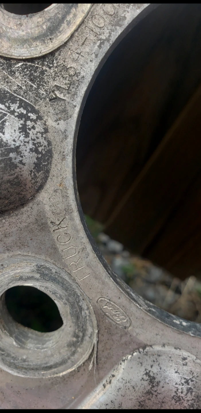 Two Ford Truck Wheels 16x7J - photo 4