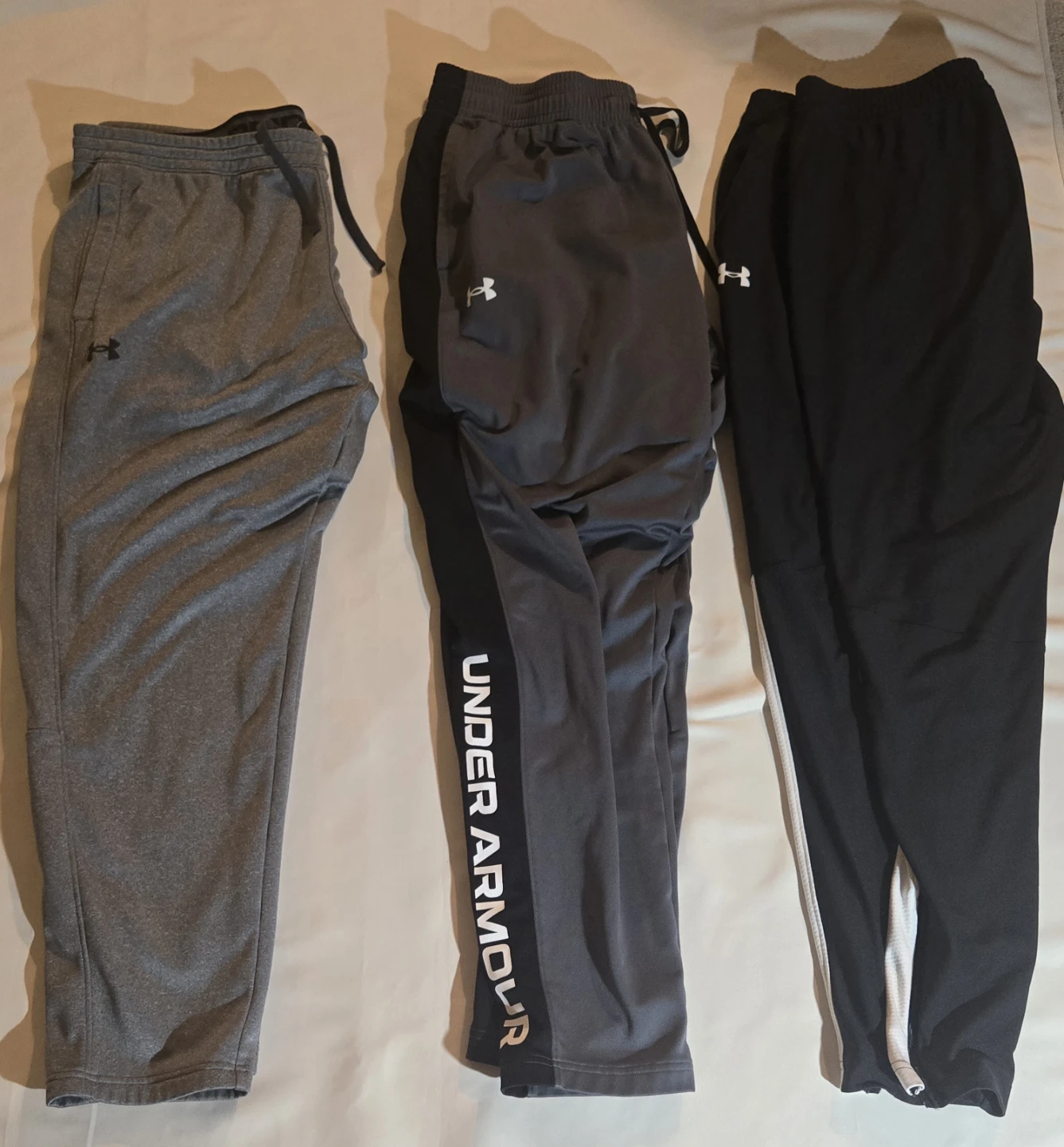 Men's 2XL/XXL Under Armour Athletic Pants.  EUC.