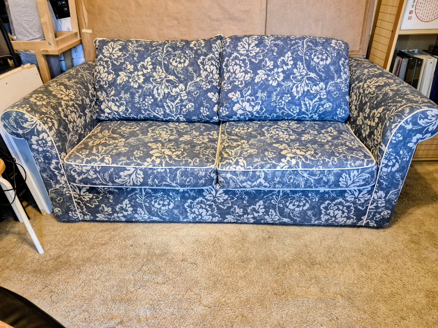 Pull-out sofa bed