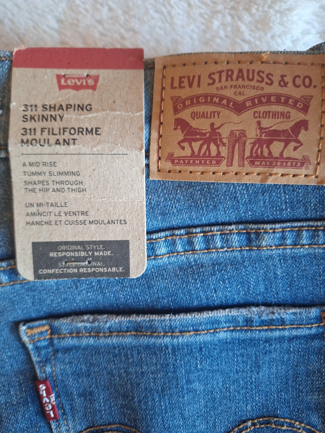 Levi's 311 Shaping Skinny Jeans - Size 27/30