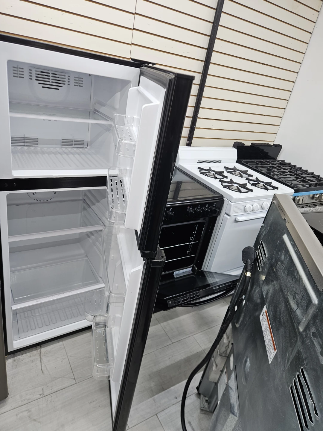 Haier Black Top-Freezer Refrigerator - photo 2