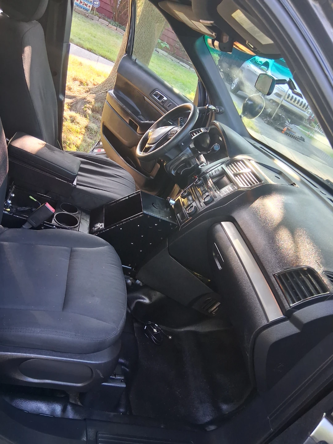 Ford Police Interceptor Utility - photo 5