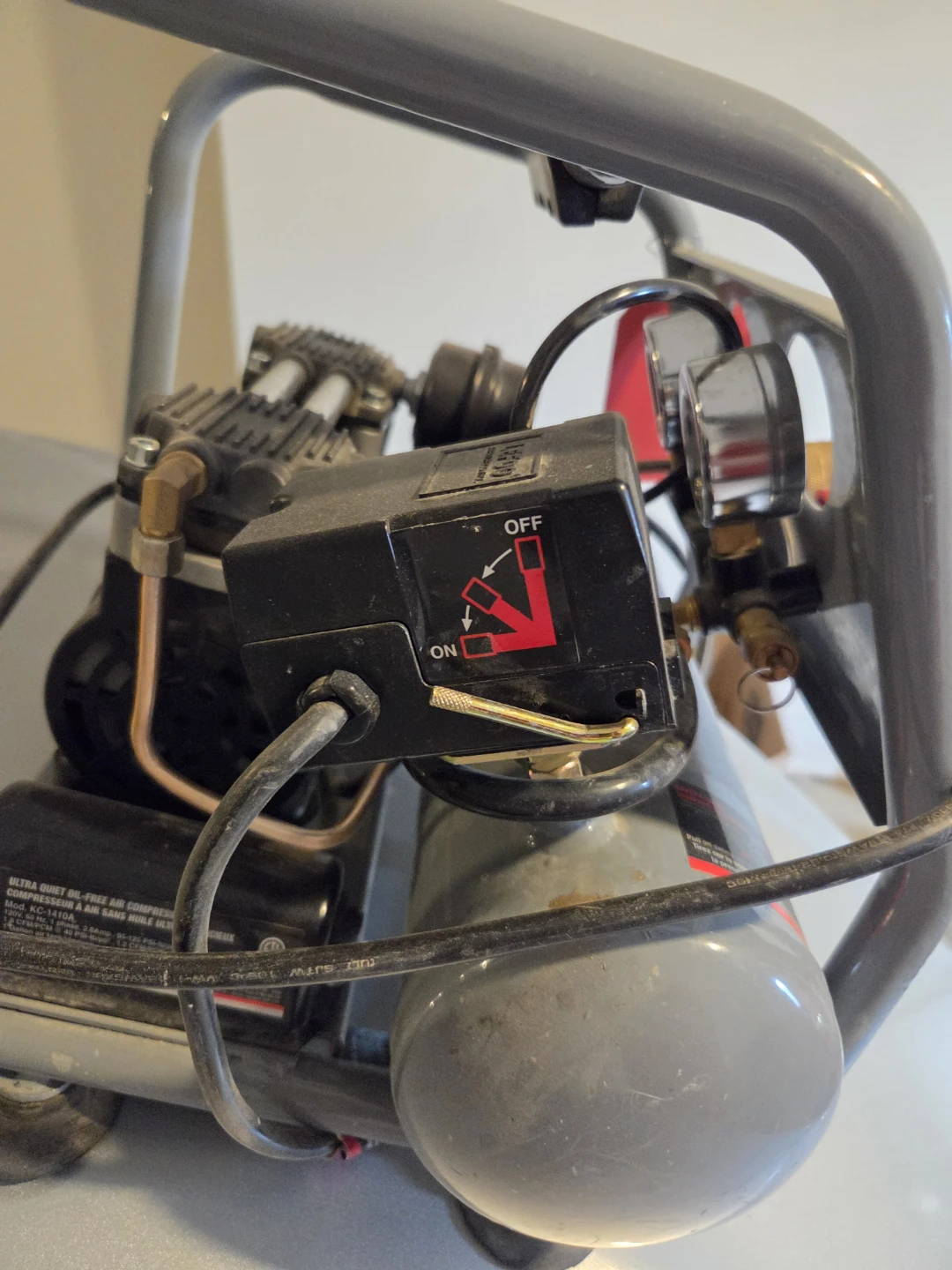 King Industrial Ultra Quiet Air Compressor KC-1410A - photo 2