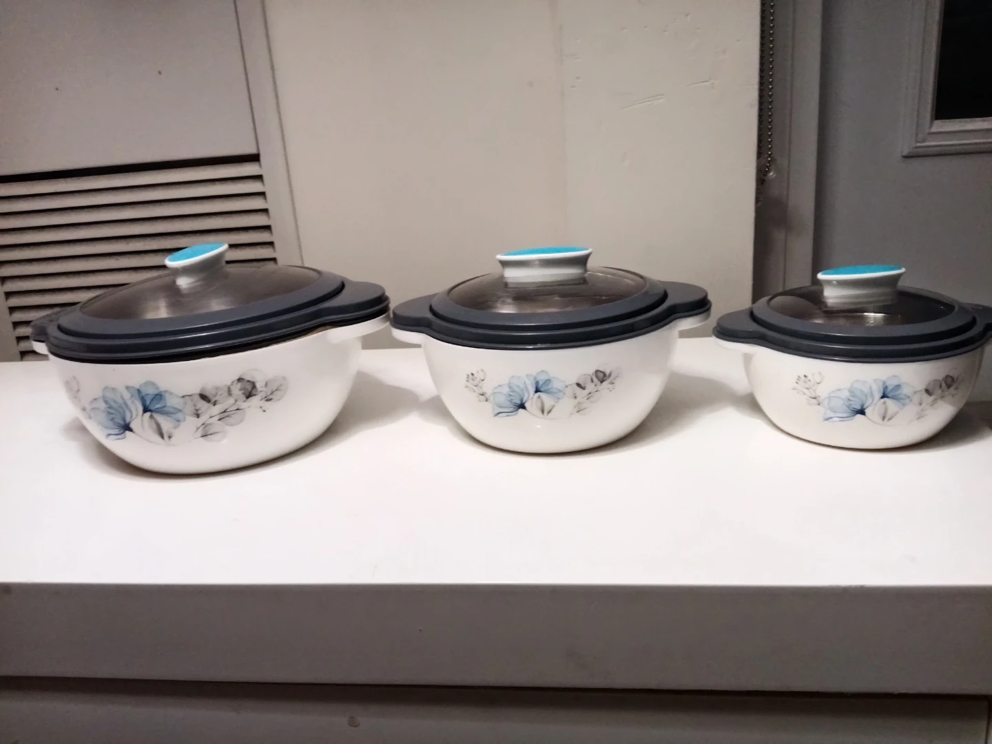 Set of 3 Insulated Serving Bowls/casserole