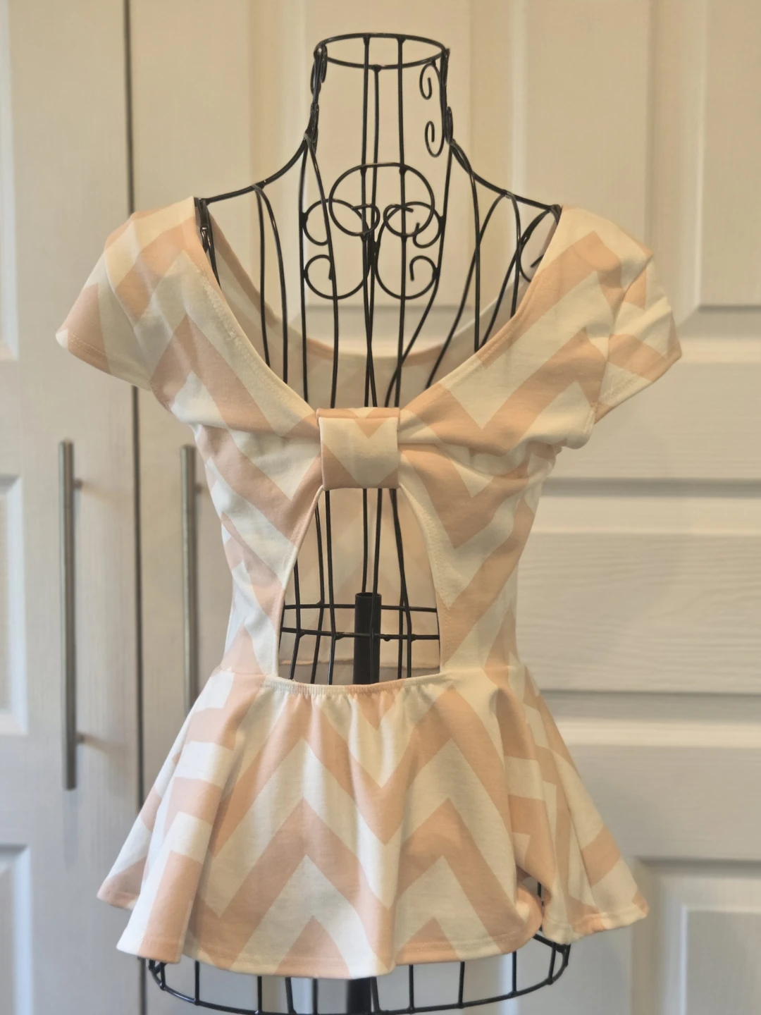 Charlotte Russe Chevron Peplum Top - photo 2