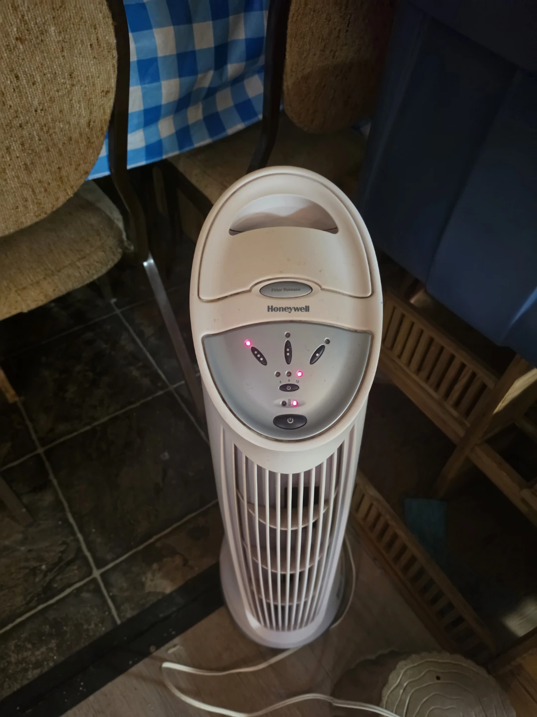 Honeywell Tower Air Purifier - photo 3