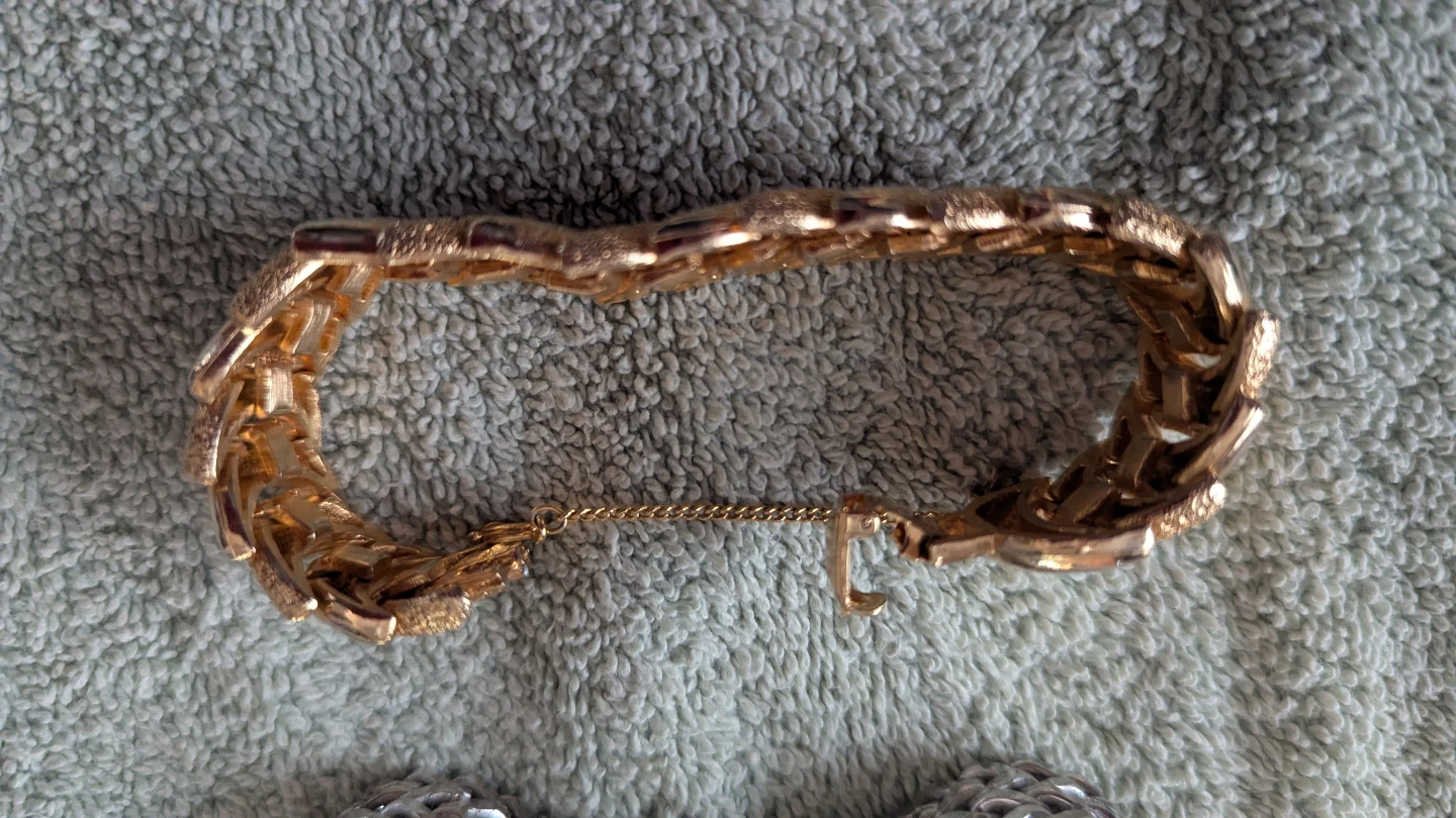 Set of Three Vintage Style Bracelets - photo 4