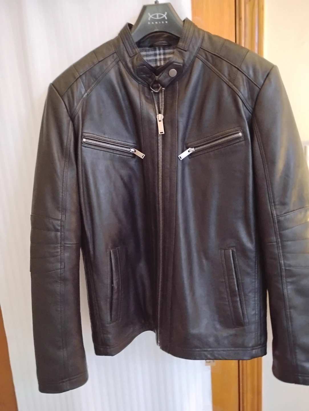 Danier Men's Black Leather Jacket - photo 3