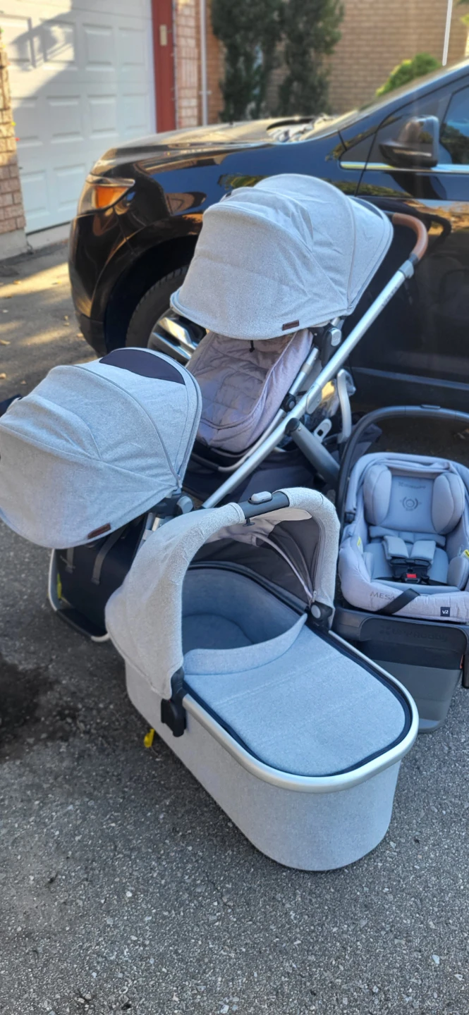 V2 UPPAbaby Vista Stroller and Mesa V2 Car Seat Set