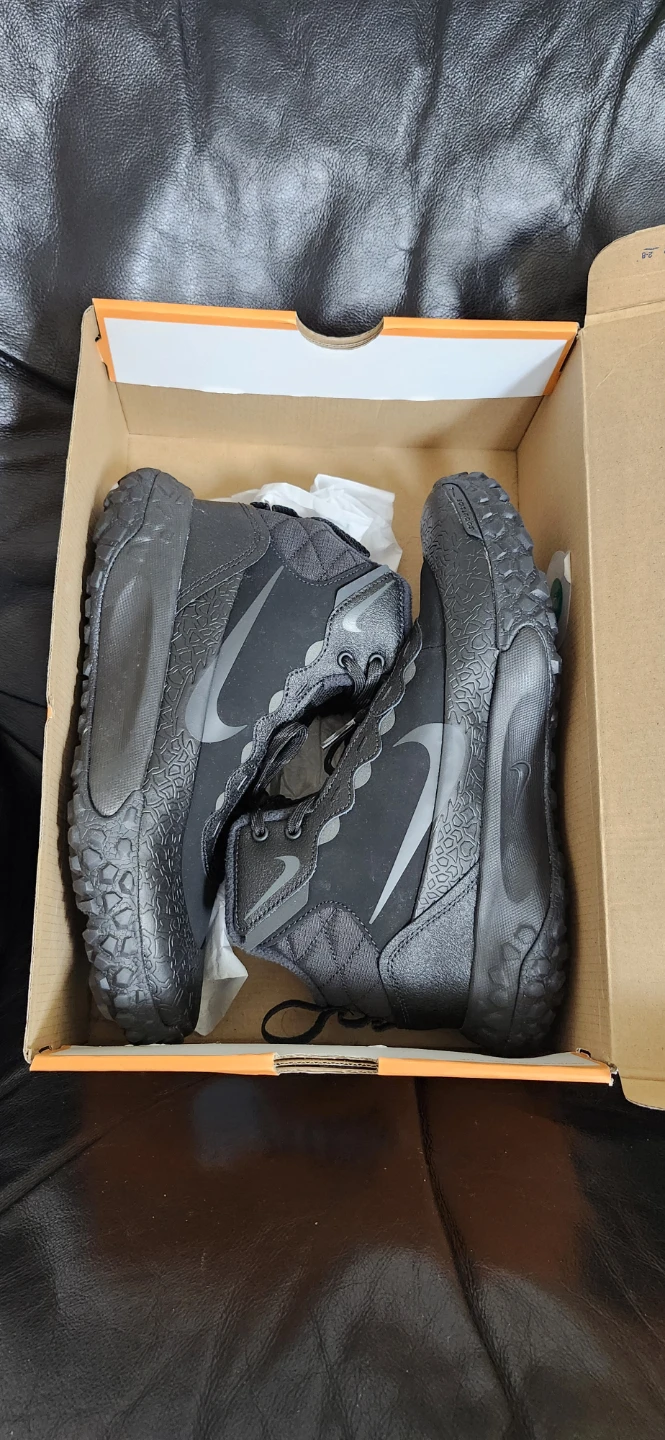 Nike Black Athletic High-Top Shoes