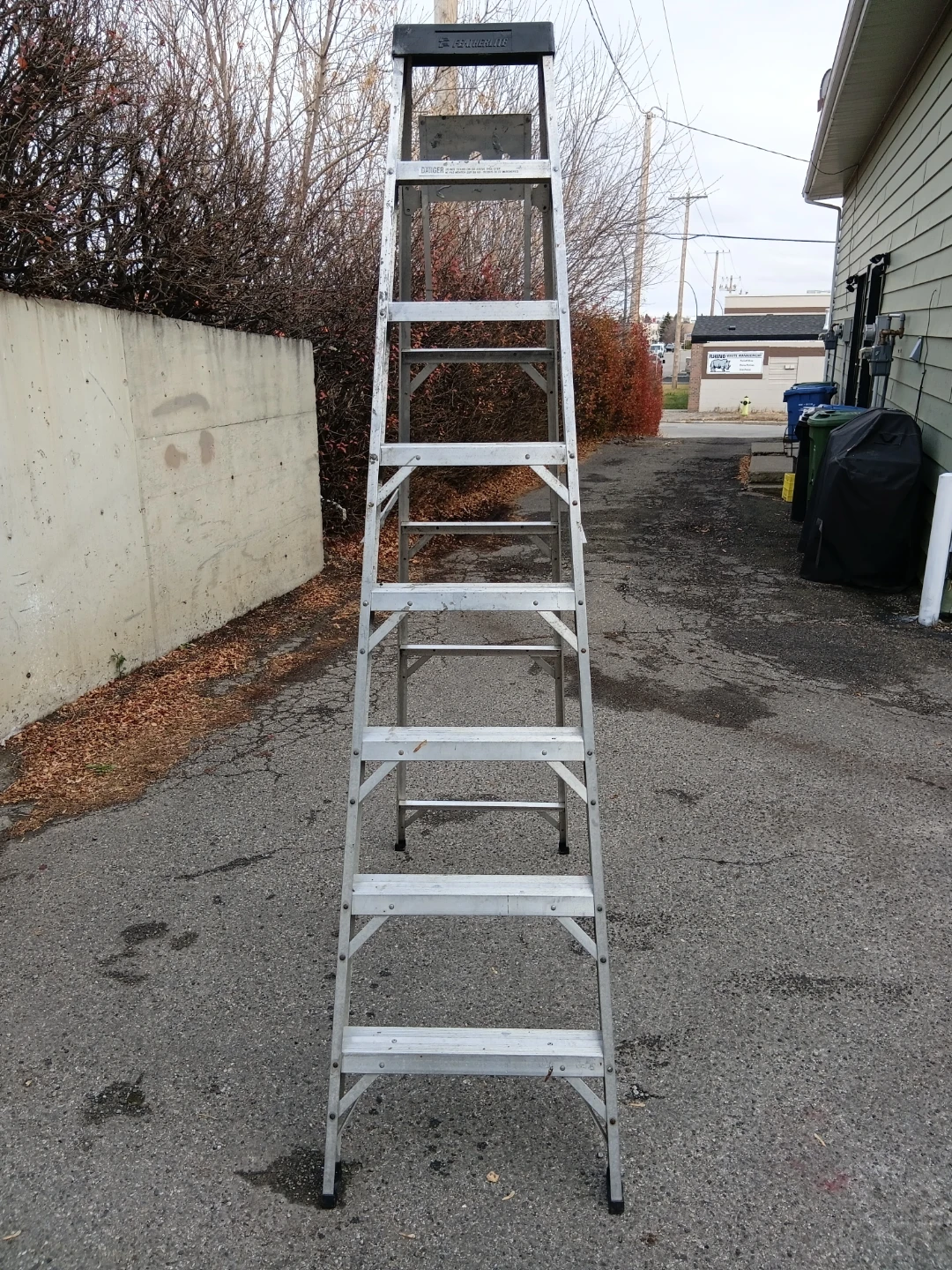 Featherlite 7Ft Sturdy Aluminum Step Ladder - photo 2