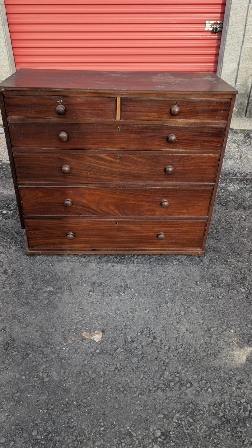 Vintage wooden dresser with 6 drawers