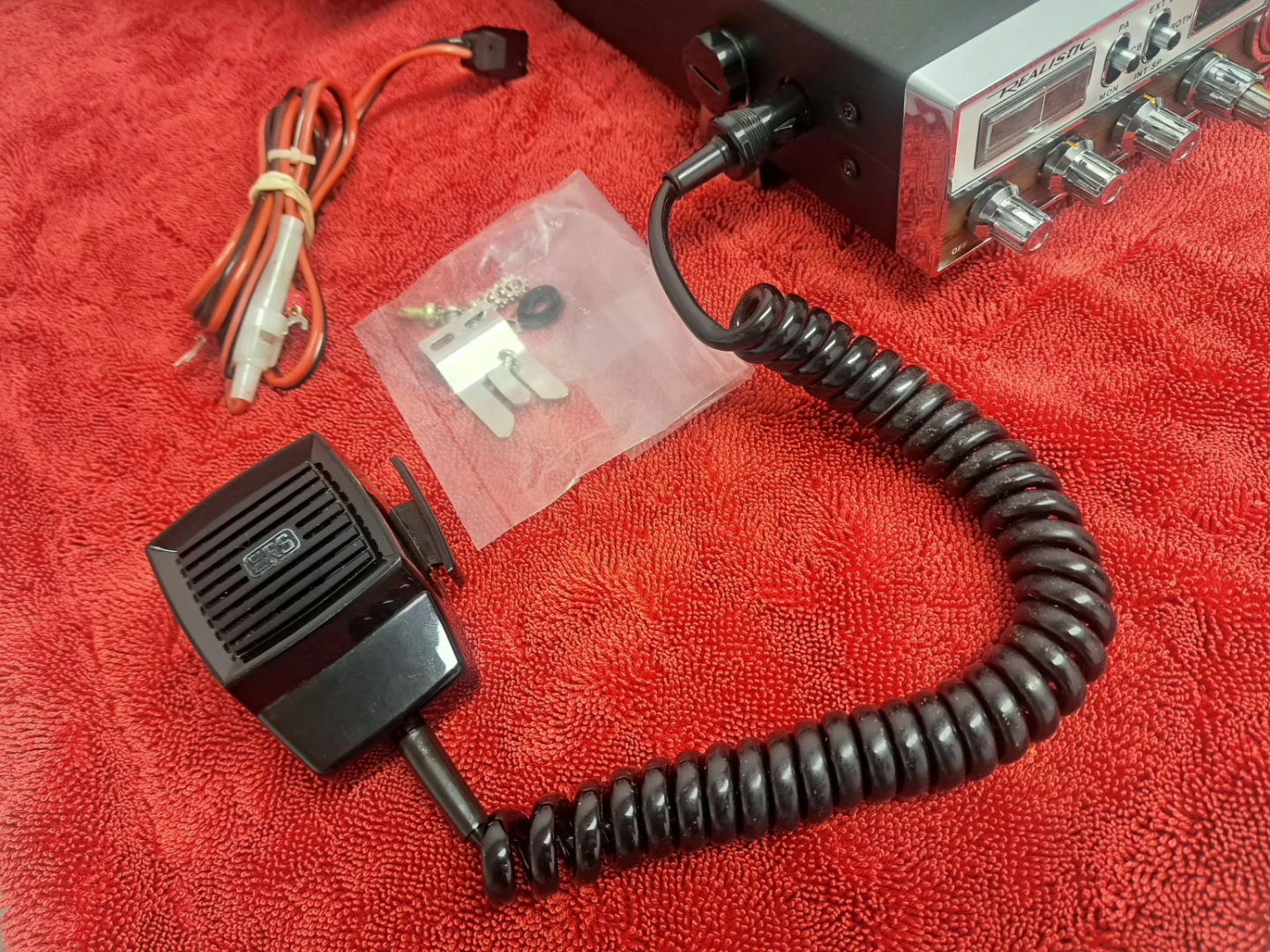 Realistic TRC-451 40 Channel CB - photo 3