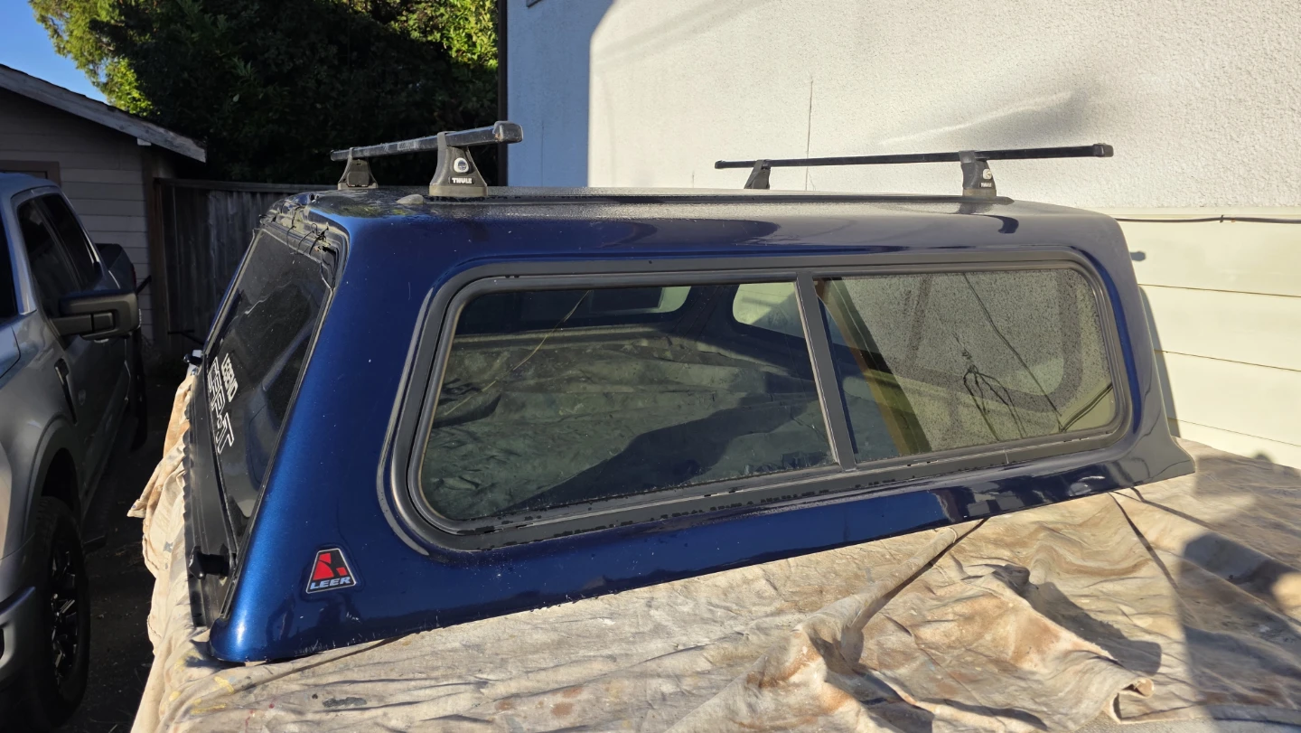 LEER Legend Canopy + THULE Roof Racks - Fits 2004-8 Ford F150 - photo 2