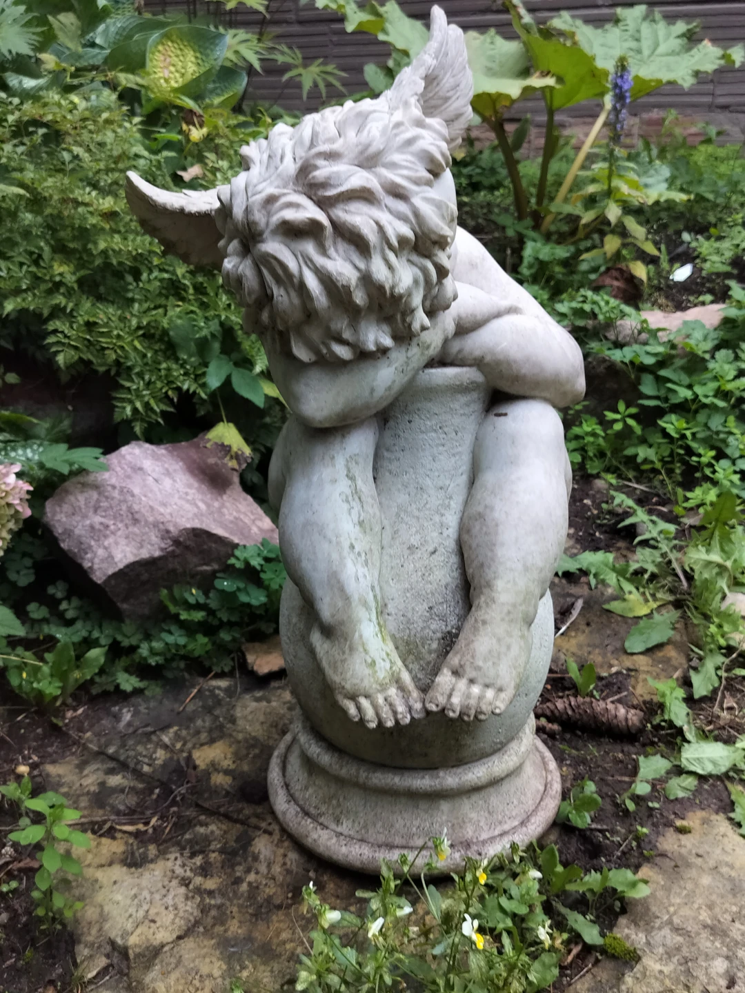 Garden Cherub Statue - photo 4
