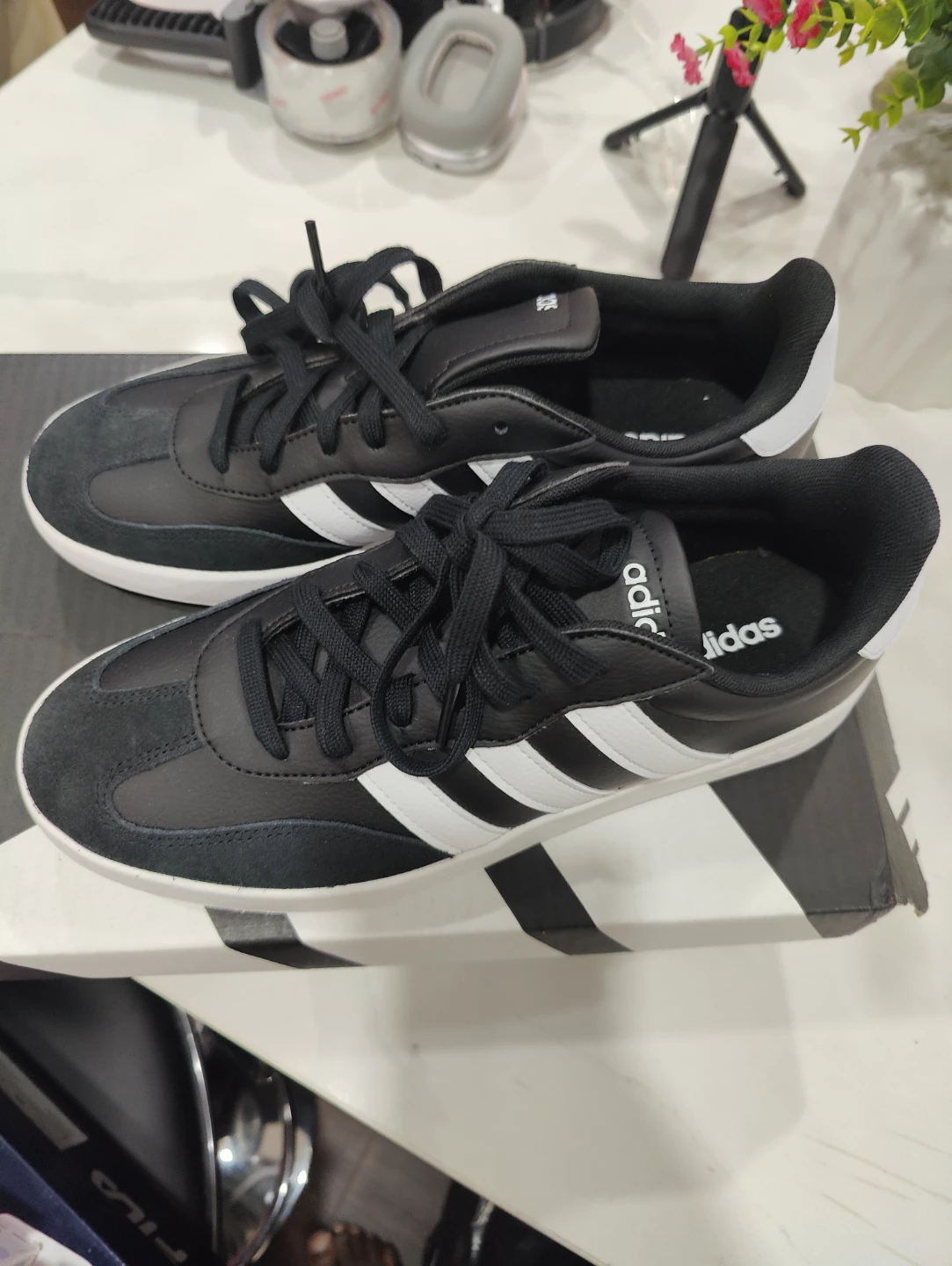 Adidas Barreda Black Sneakers Size 10 - photo 4