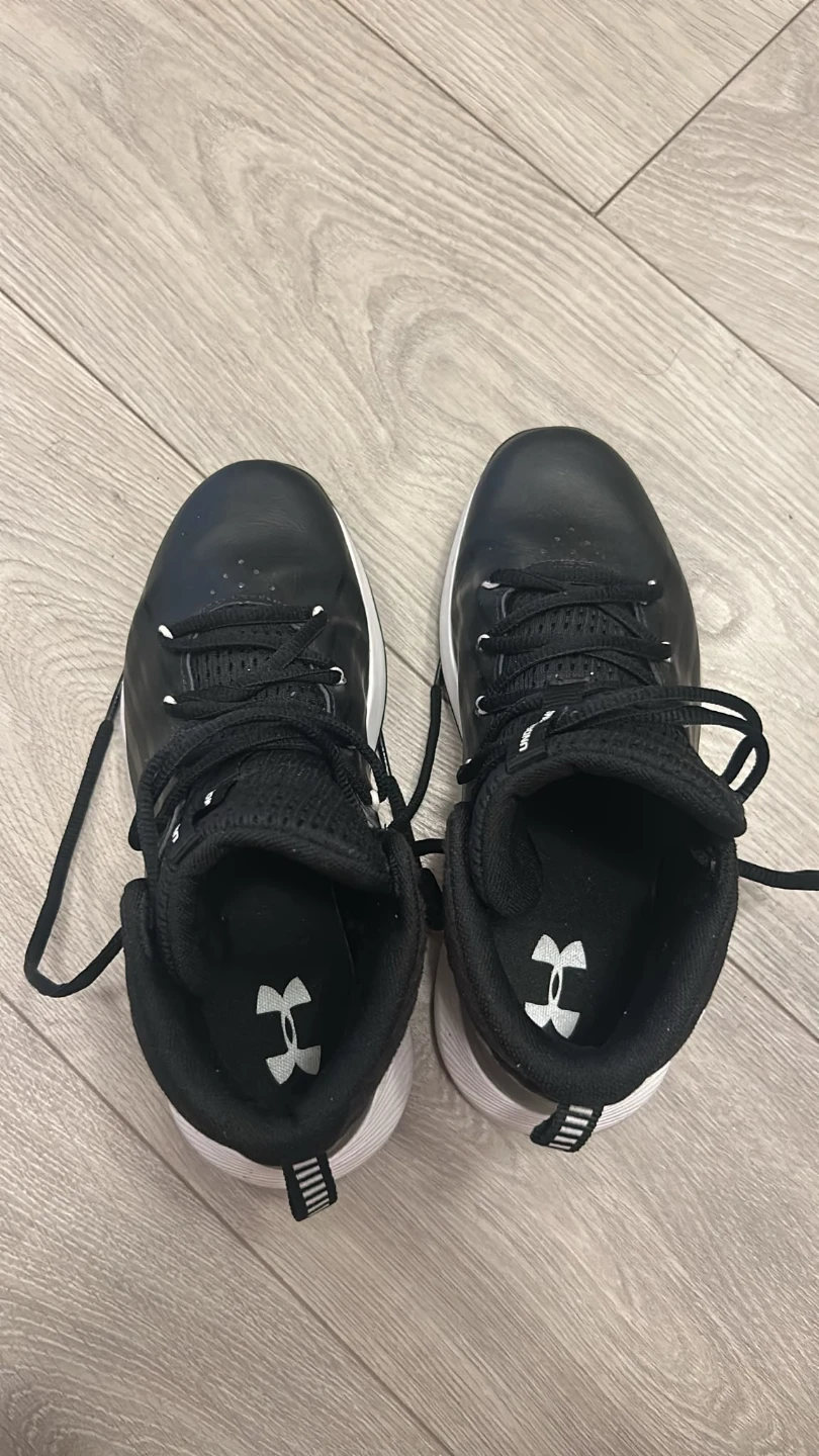 Under Armour Youth Basketball Shoes - photo 4
