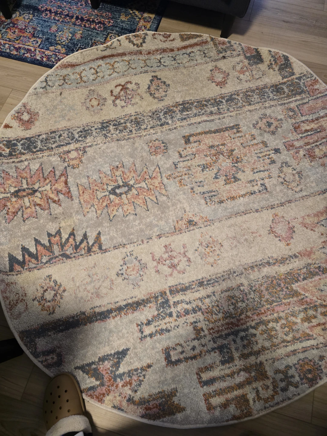 Round area rug