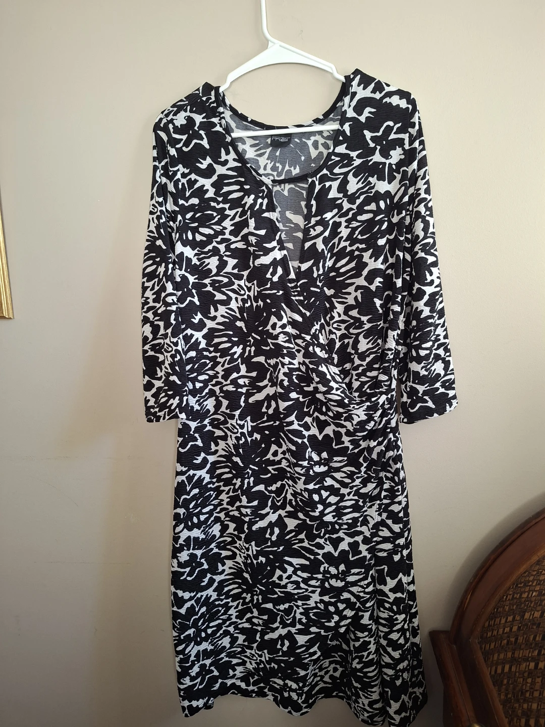 Five women's dresses and a light jacket - photo 5