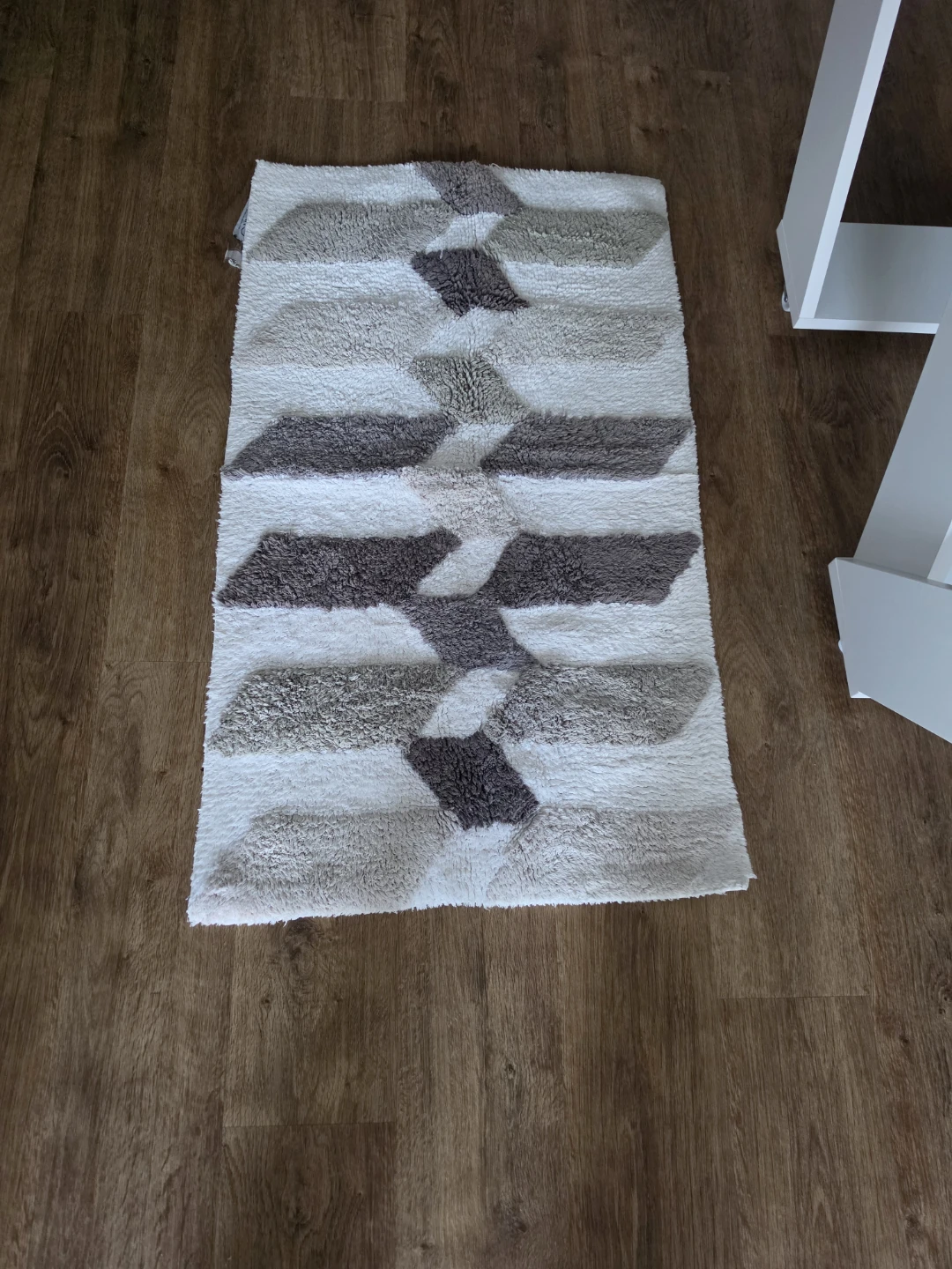 Geometric Pattern Bath Mat