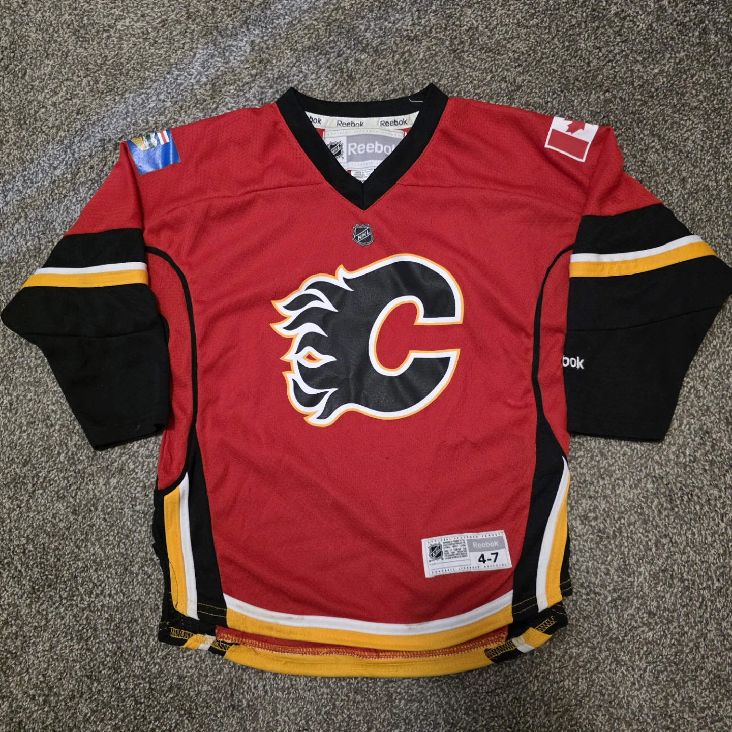 Reebok Calgary Flames Youth Jersey Size 4-7