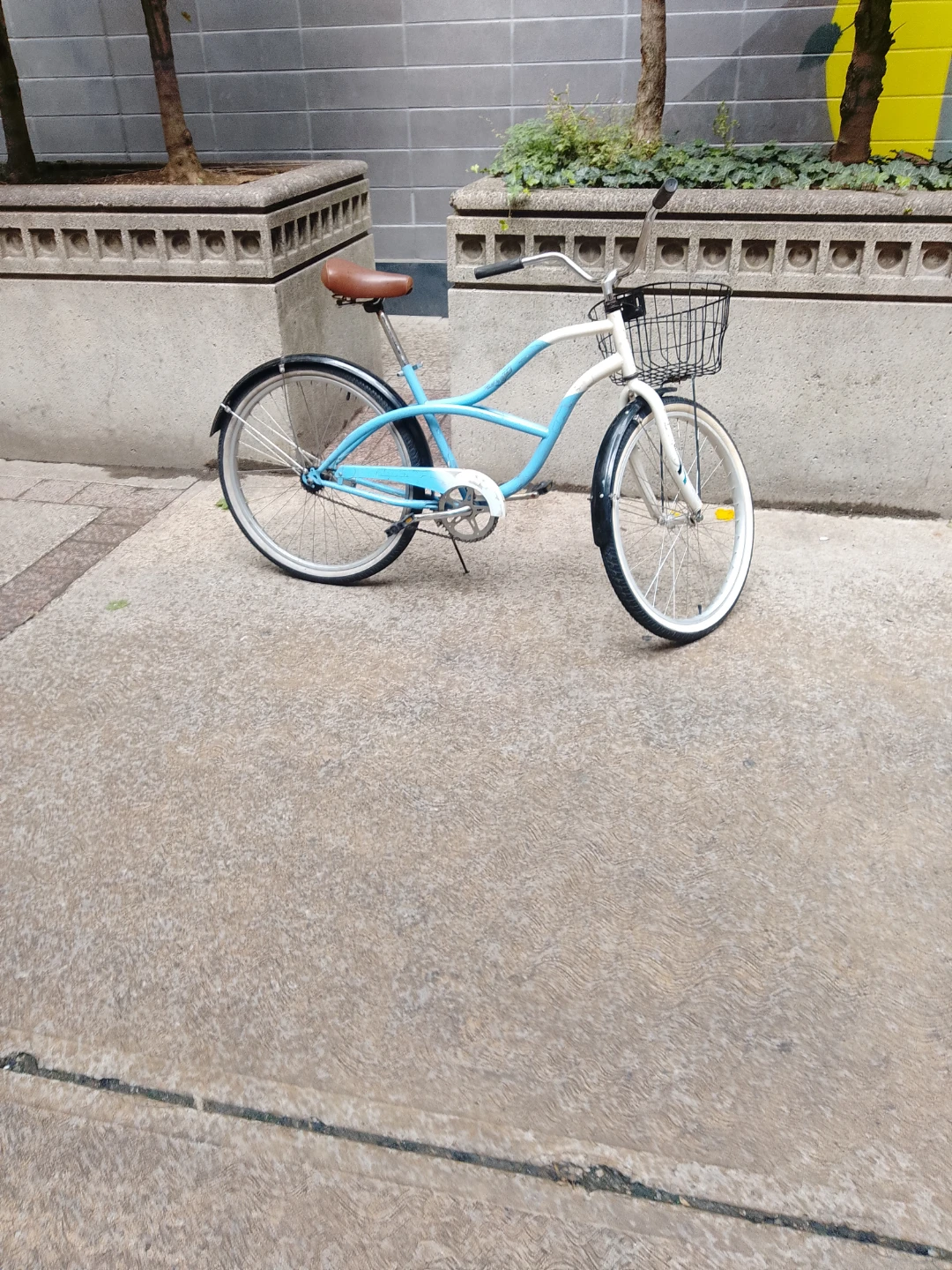 Light Blue Cruiser Bicycle - photo 2