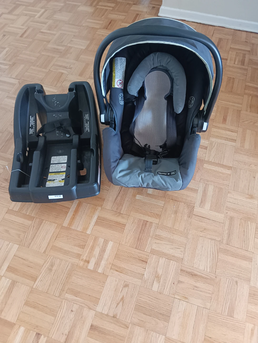 Graco SnugRide 30 Infant Car Seat with Base - photo 2
