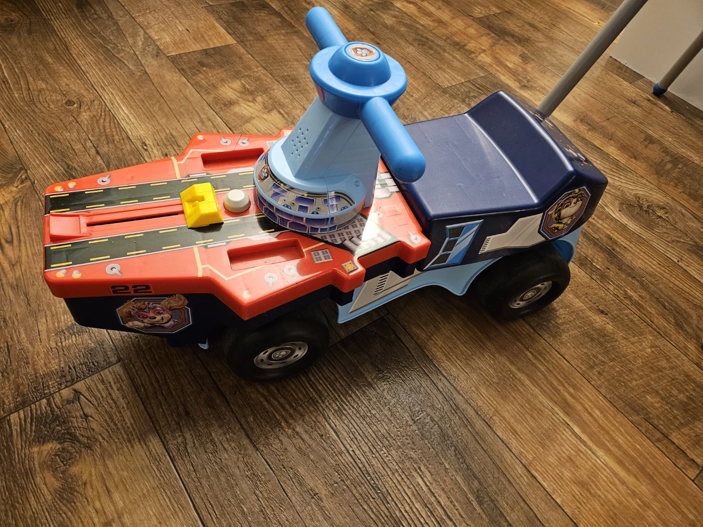 Paw Patrol Aircraft Carrier Ride-On - photo 2