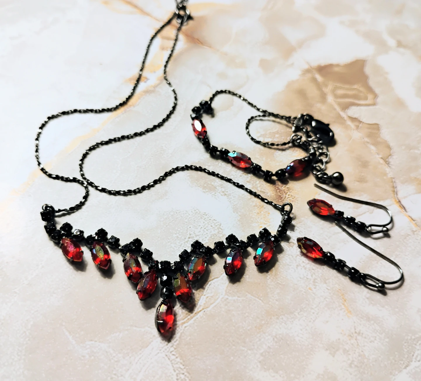 VINTAGE AVON RED RHINESTONE NECKLACE, BRACELET & EARRINGS